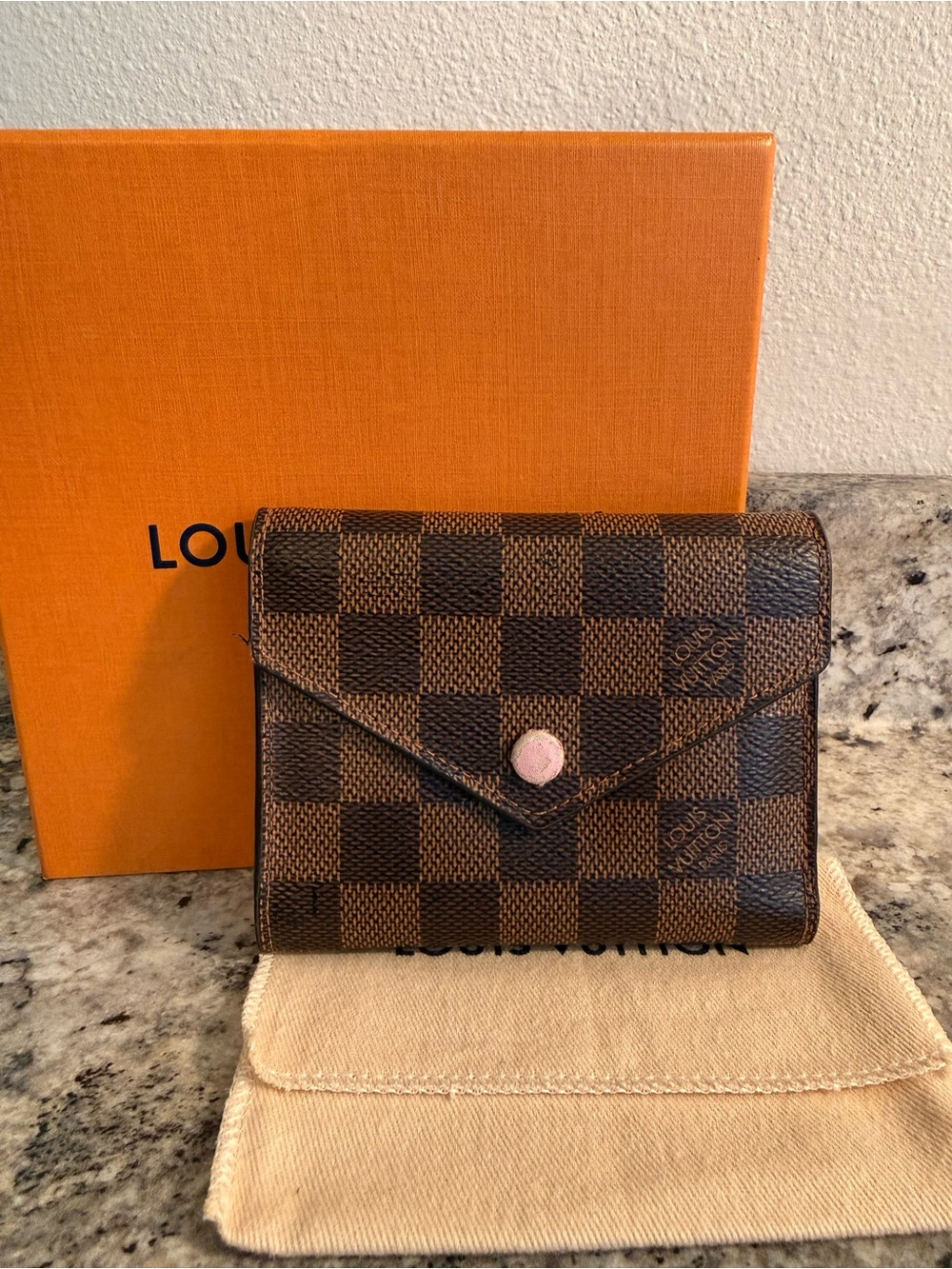 Louis Vuitton Victorine Wallet- Damier Ebene w/ Rose Ballerina Interior *authen*